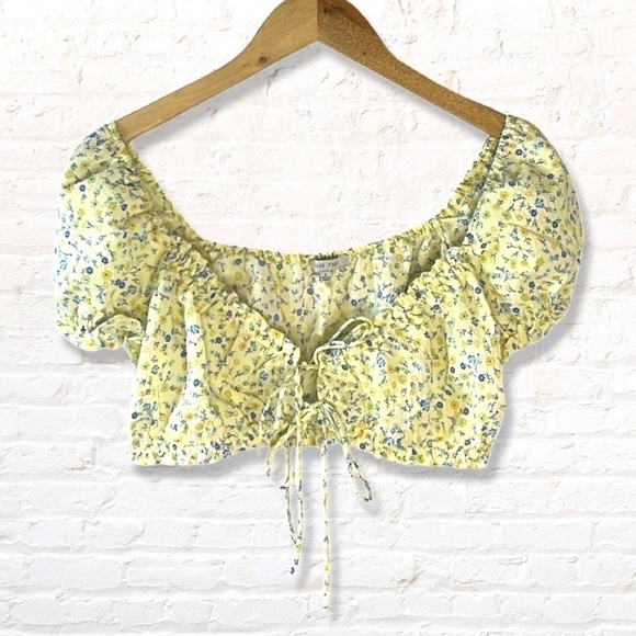 Love Tree Tie Front Floral Crop Top Size Large - Picture 7 of 7